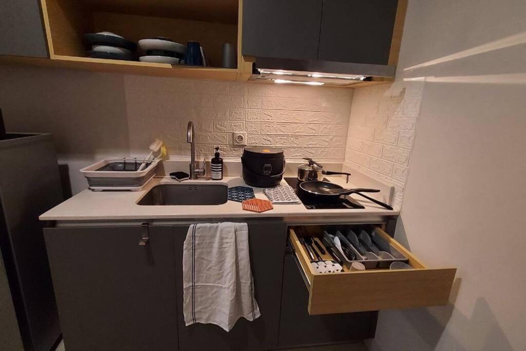 2 Bed Room Apartment In West ジャカルタ エクステリア 写真